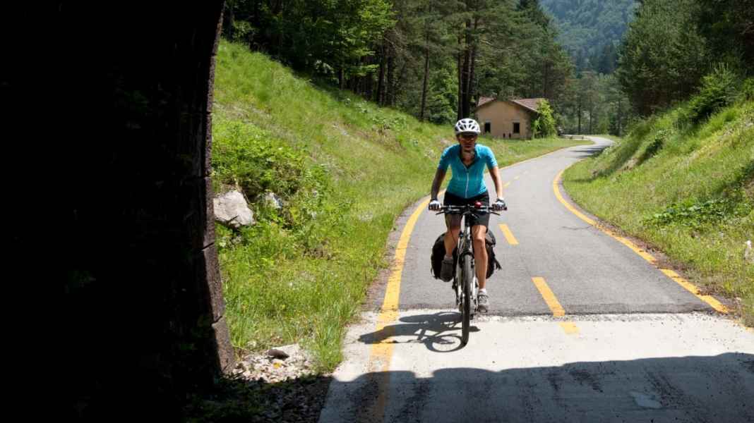 Cycle tours without gradients