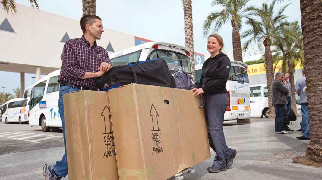 This is how much it costs to take a bike in your flight baggage