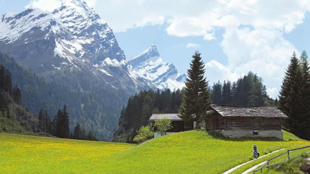 Dreamlike Switzerland: Crossing the Alps from Lake Constance to Lake Maggiore