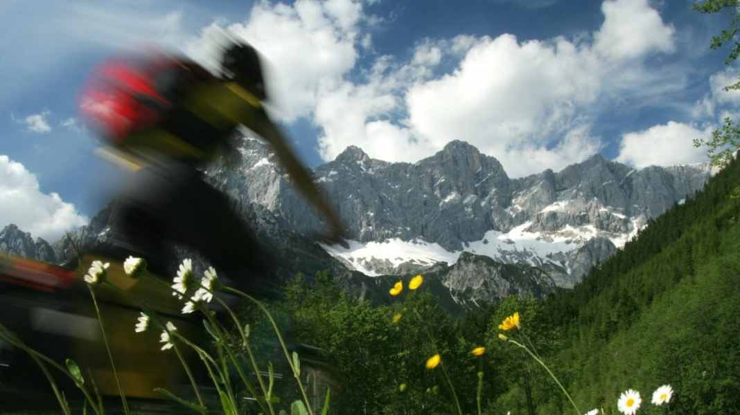Travelling between the Tauern, Dachstein and Danube