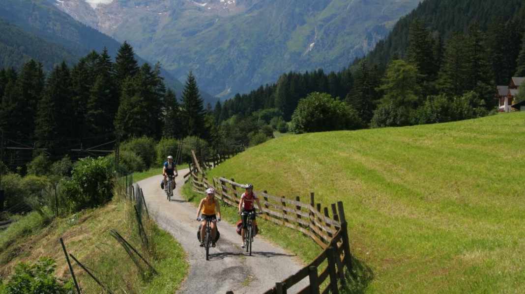 Crossing the Alps on the Brenner cycle path