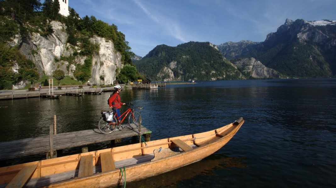 Auf dem Salzkammergut Radweg flach durchs Gebirge