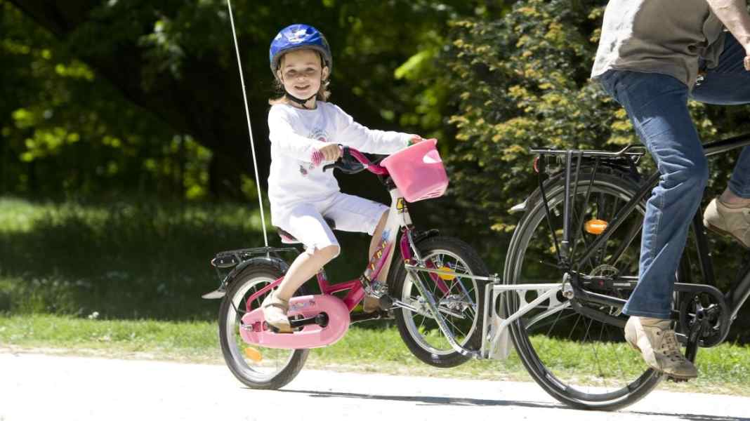 4 bike trailer systems in a practical family test