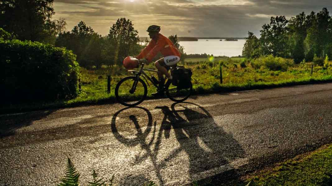 Cruise by bike