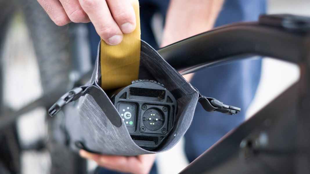 Fazua additional battery with its own bag