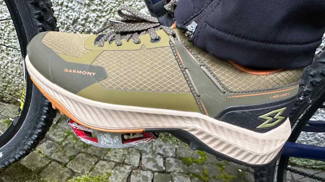 Bequem radeln und gehen: Der Garmont 9.81 Hi-Ride im Test