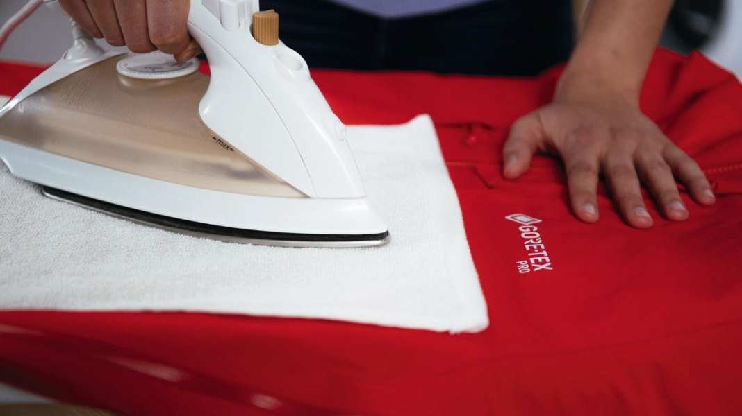 Washing, waterproofing and caring for cycling clothing: care tips for rain jackets & co.