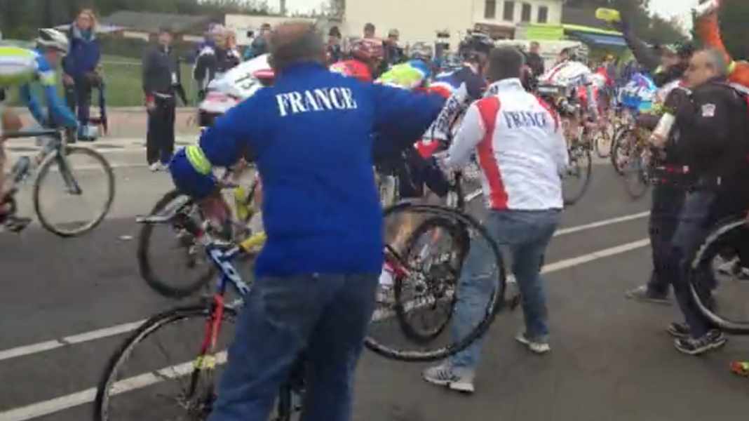 Video tip: Changing a wheel during a race