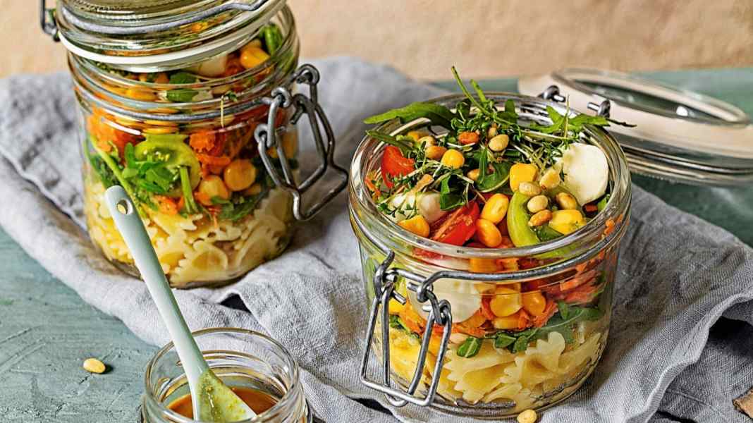 Meal Prep recipes: Mediterranean pasta salad