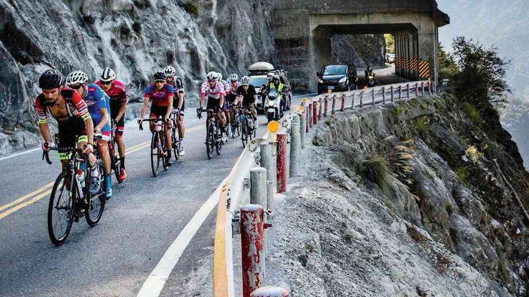 Famous climbs and their conquerors: Daniel Carruthers - Wuling Pass