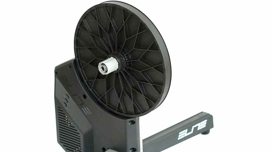 Elite Rivo: affordable & lightweight smart trainer in test