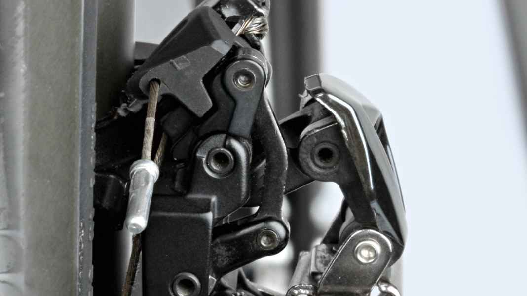 Rennrad-Werkstatt: Shimano Umwerfer justieren - So justieren Sie Shimano Ultegra- und 105er-Umwerfer