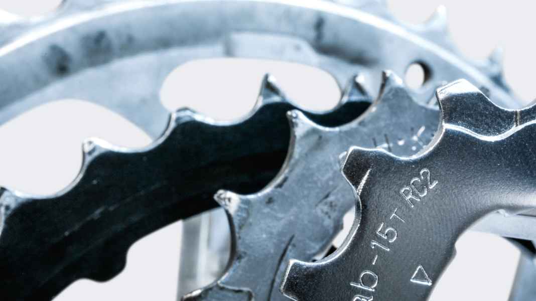 Wear on road bikes: tyres, chain, cranks, brakes, sprockets - how to recognise and repair wear on a road bike