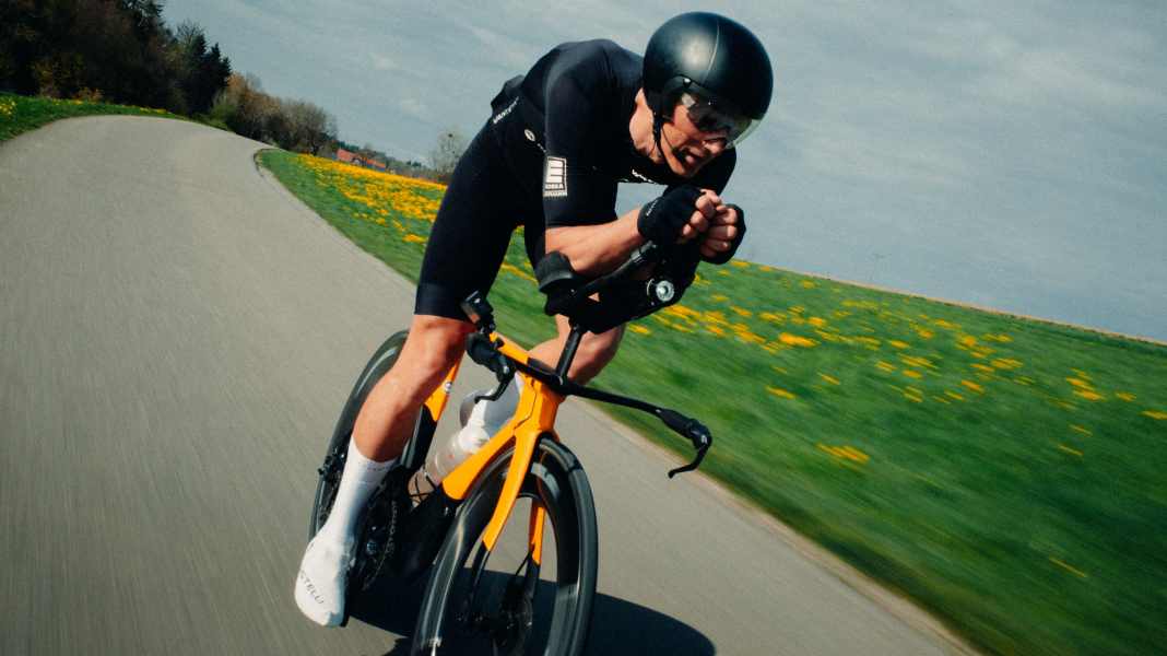 Attack on 7-day world record: German wants to ride 547 kilometres for seven days in a row