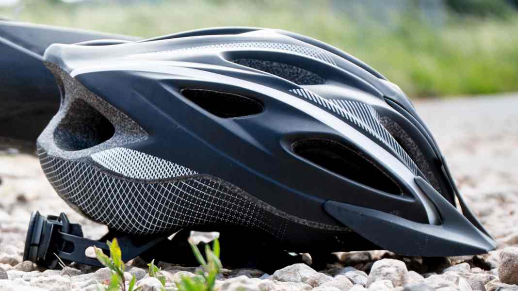 Compulsory helmets for e-bike riders: sensible measure or symbolic policy?