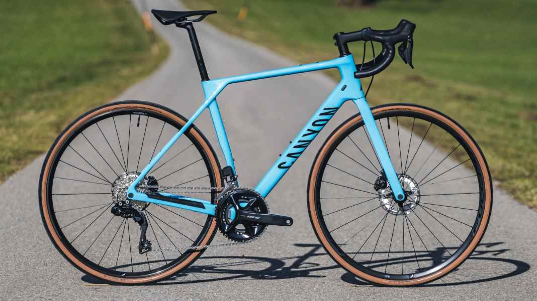 Vélos de course avec Shimano 105 Di2 : Le Canyon Endurace CF 7 Di2