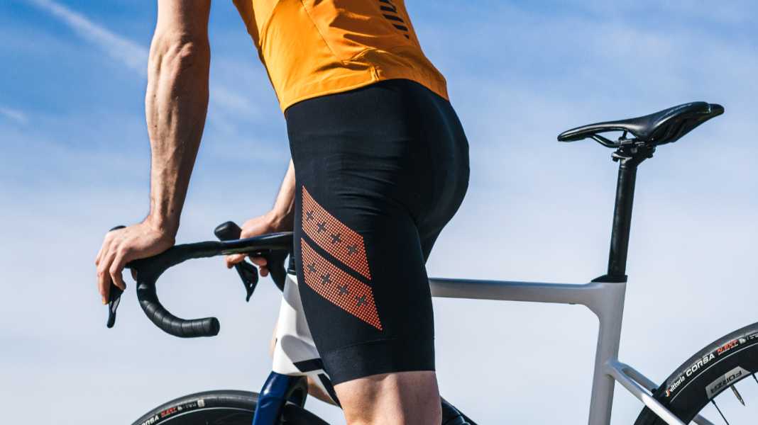 Pantalon à bretelles de Gore Wear : Le nouveau Transition+ testé par TOUR