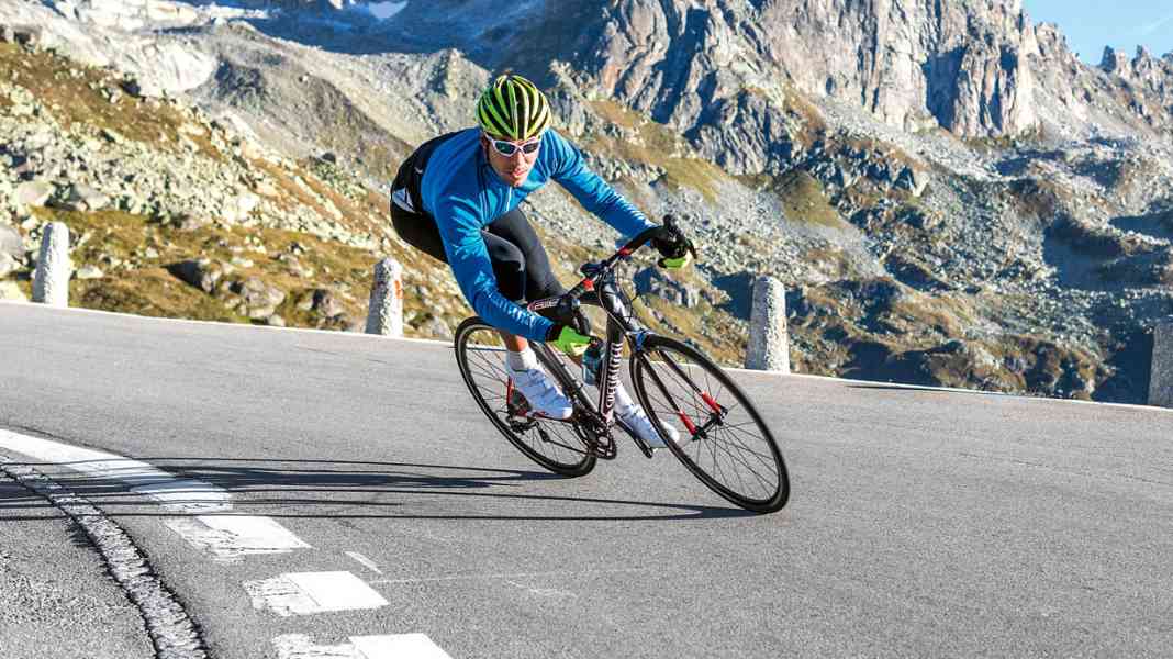 Abfahrtstechnik: So fahren Sie schnell und sicher bergab