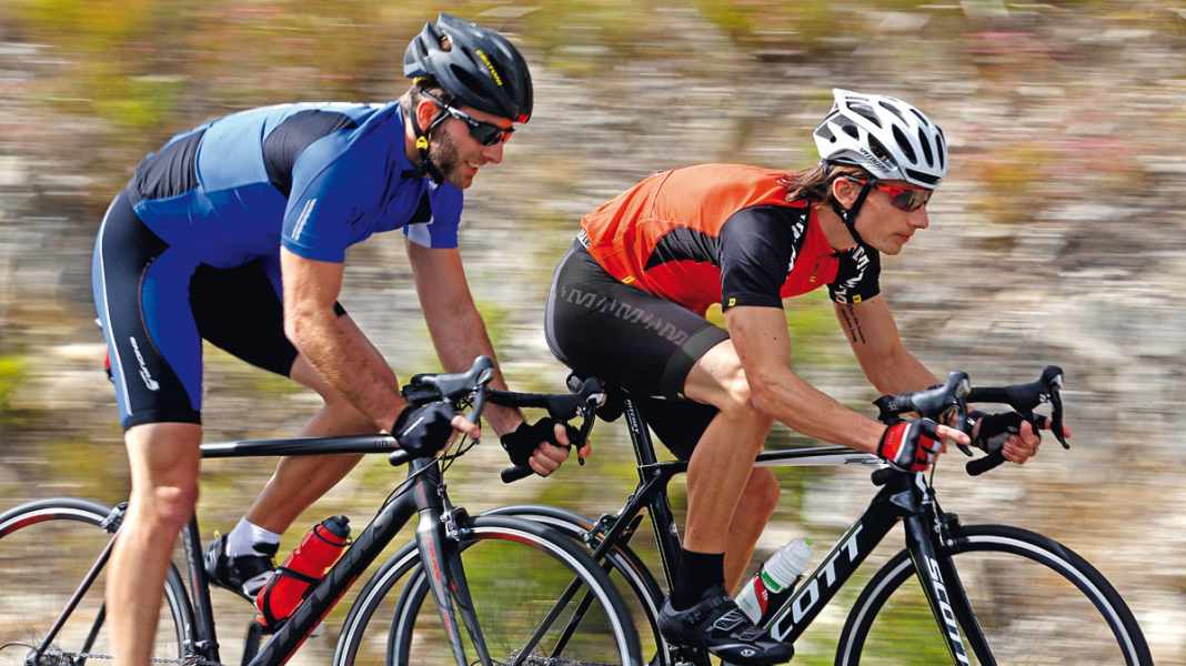 Trikots und Hosen: 32 Kombis im Test