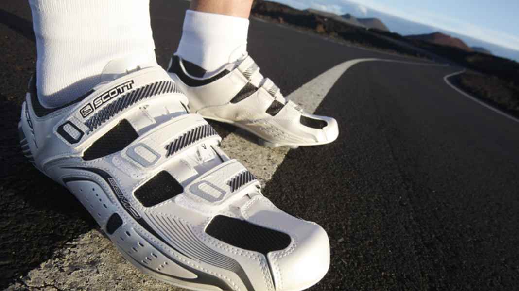 Inexpensive cycling shoes