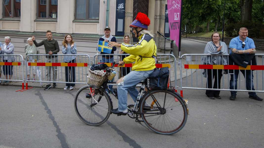 315 km Vätternrundan: Cycling veteran in clogs has been taking part for over 60 years