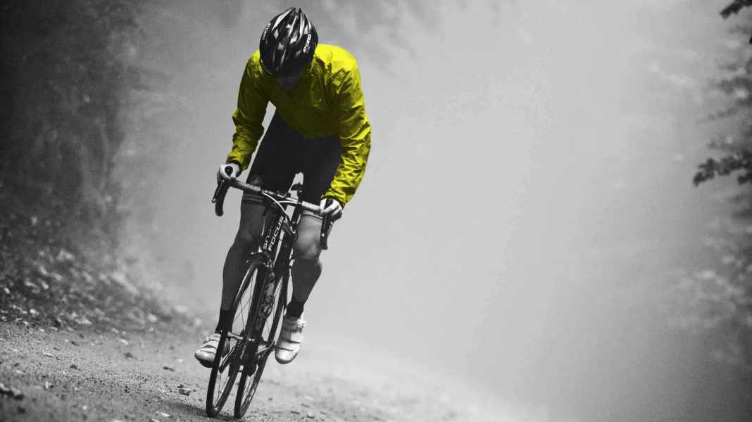 Test de vestes de pluie pour vélo de course : 20 vestes de 30 à 330 euros en comparaison