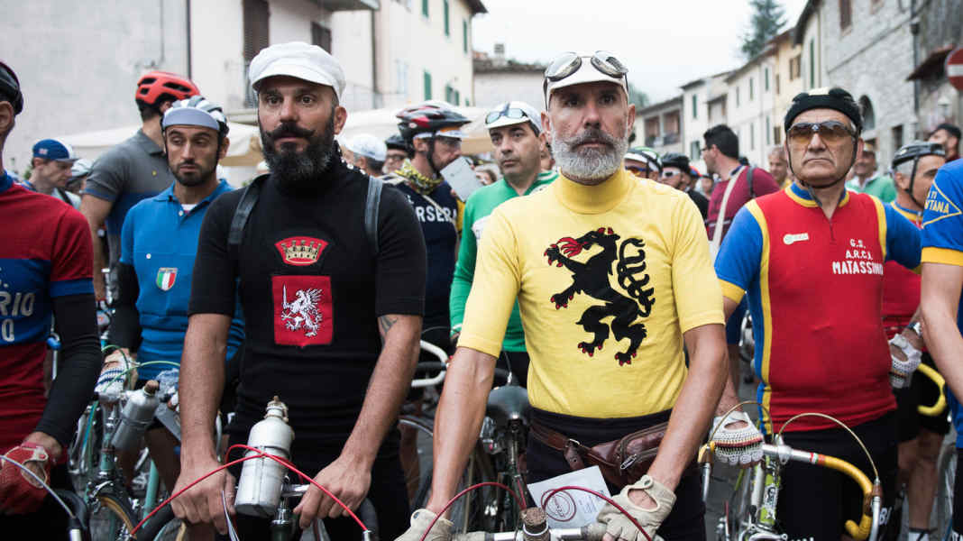 Retro race on natural roads - L'Eroica anniversary ride
