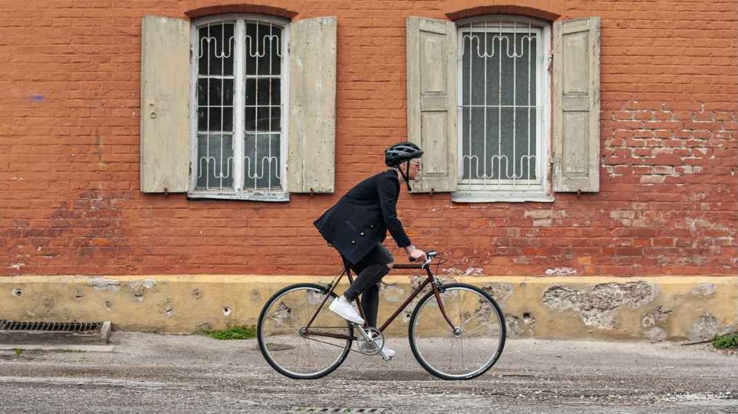 Test individuel : Bella Ciao Ingegnere - Bella Figura sur un vélo de course rétro en acier