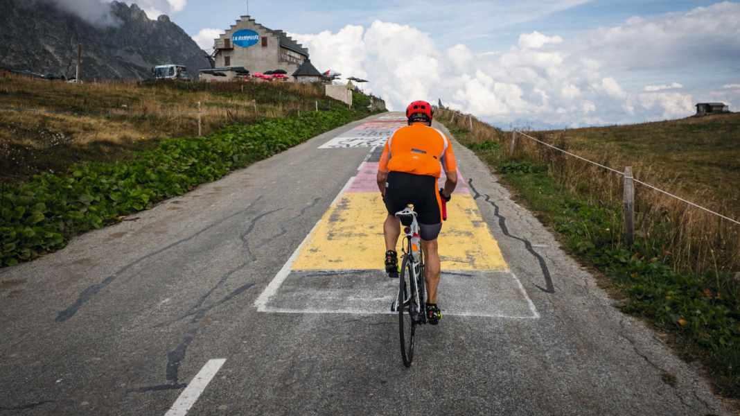 Road bike tours in the Maurienne - mountain pass tours from the climbers' campsite