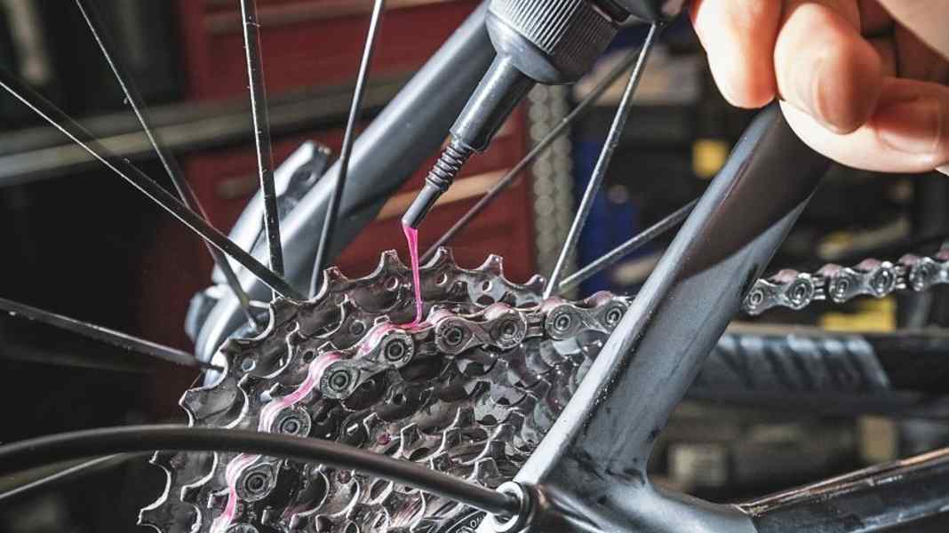 Test 2016: Schmierstoffe für die Rennrad-Kette - 30 Kettenöle, Wachse, Schmierstoffe für Rennradketten