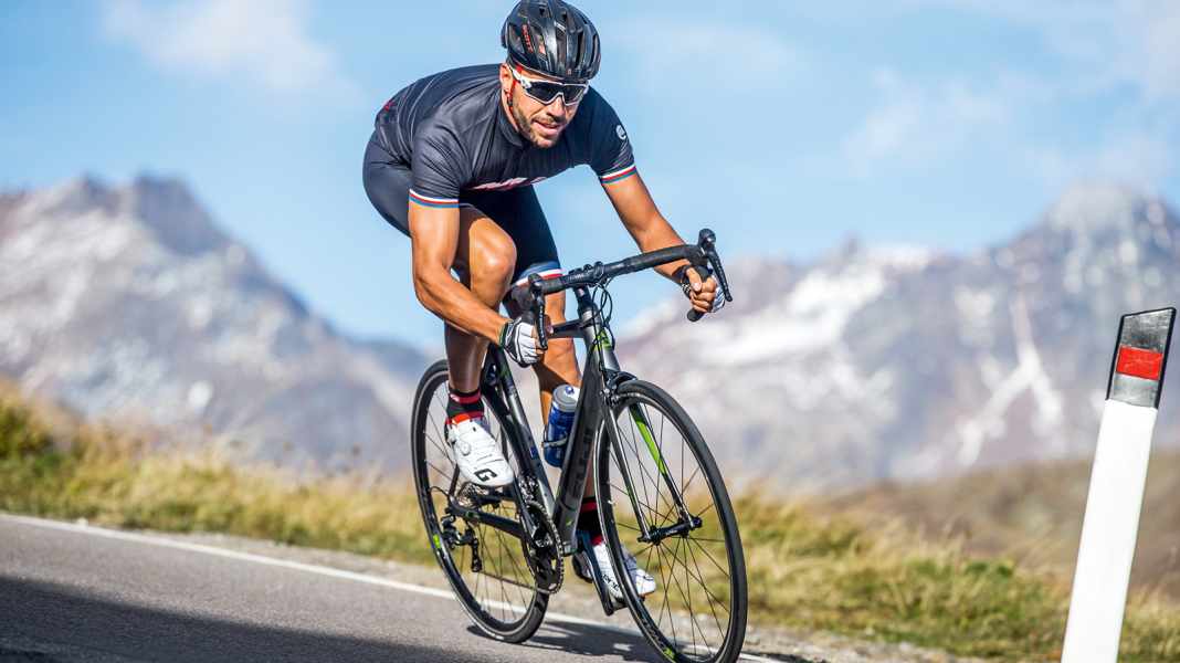 Test 2016: Road bikes around 2000 euros - Modern classics: 2000 euro road bikes on test