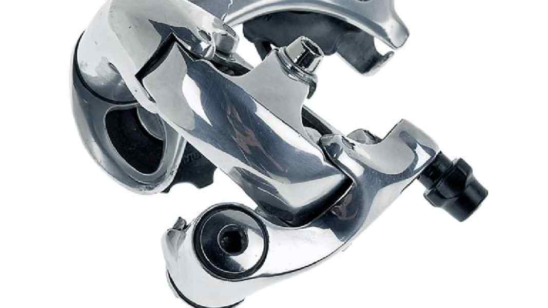 Metallteile auf Hochglanz polieren