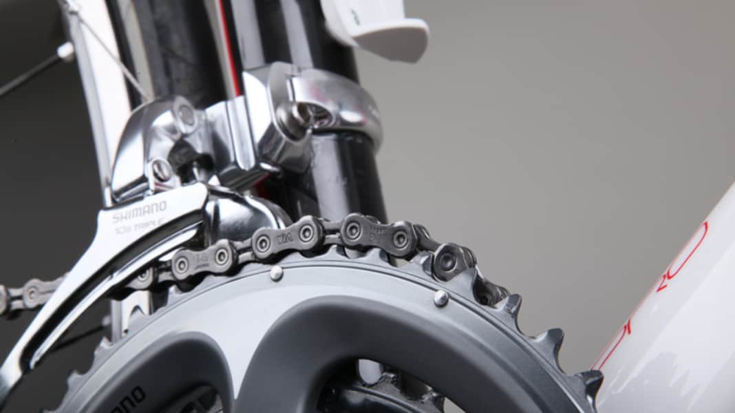 Road bike front derailleur adjustment - How to adjust the front derailleur