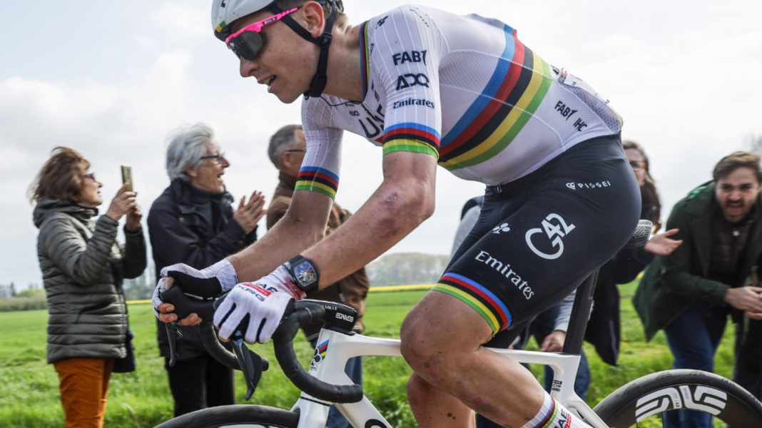 Bloody debut on cobblestones: Pogačar's luxury watch at Paris-Roubaix