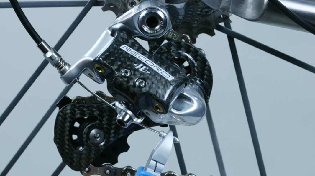 Bowdenzüge verlegen und pflegen