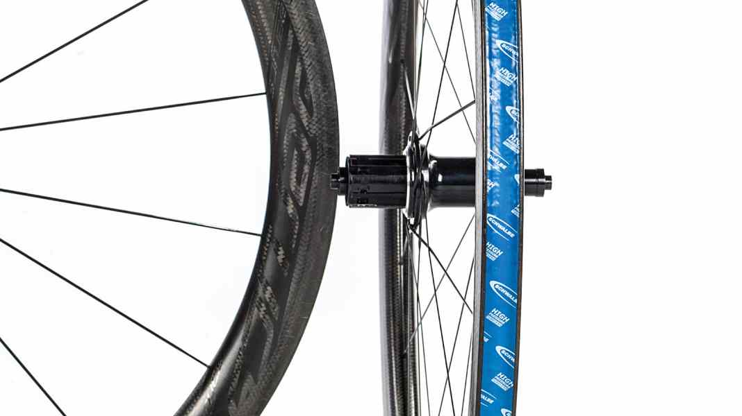 Test 2018: Carbon-Laufrad BC Flechtwerg 45 Evo - Flechtwerk Aero-Laufrad im Dauertest