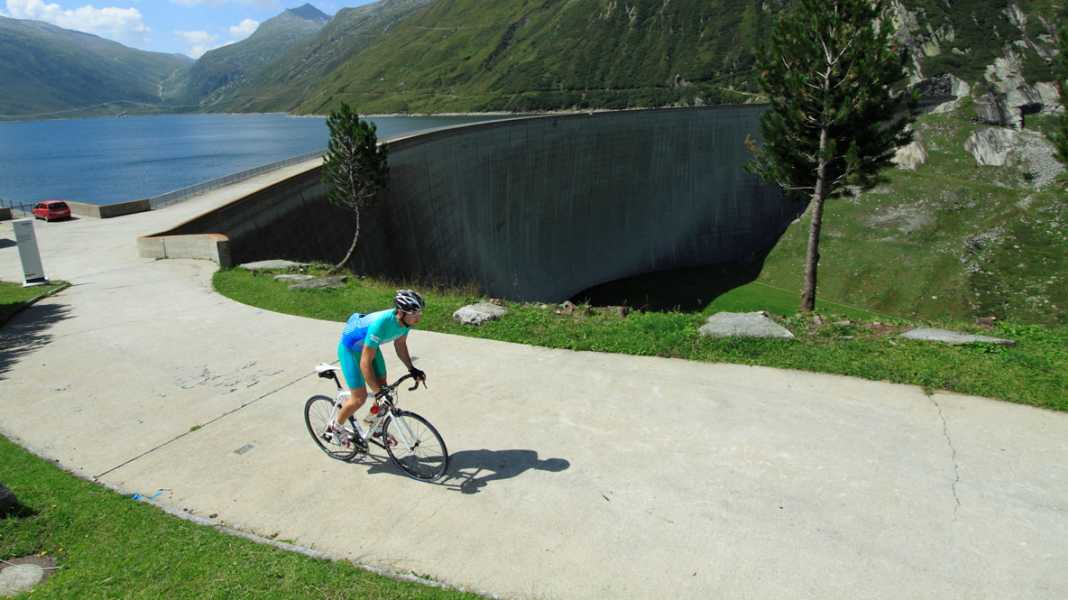 Climbs of the Alps: Lukmanier Pass - Lukmanier Pass (Switzerland): One of the most beautiful routes in Switzerland