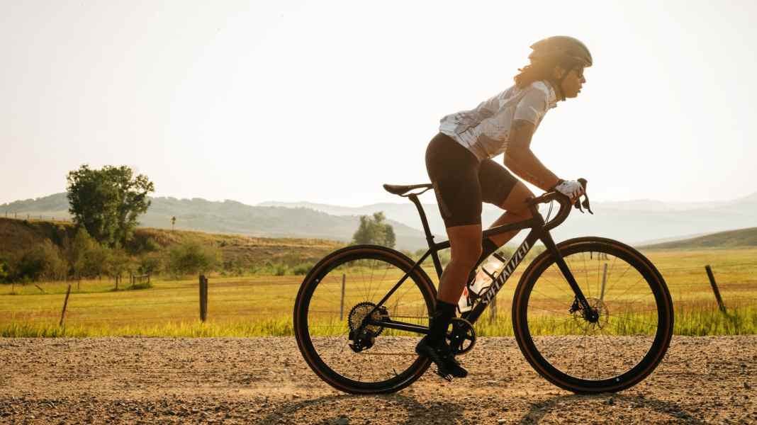 New Specialized Crux - Ultralight and minimalist gravel bike