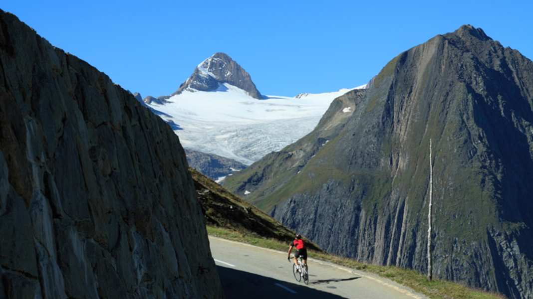Anstiege der Schweiz: Nufenpass - Nufenenpass, Wallis/Tessin: Pflicht für Pässesammler