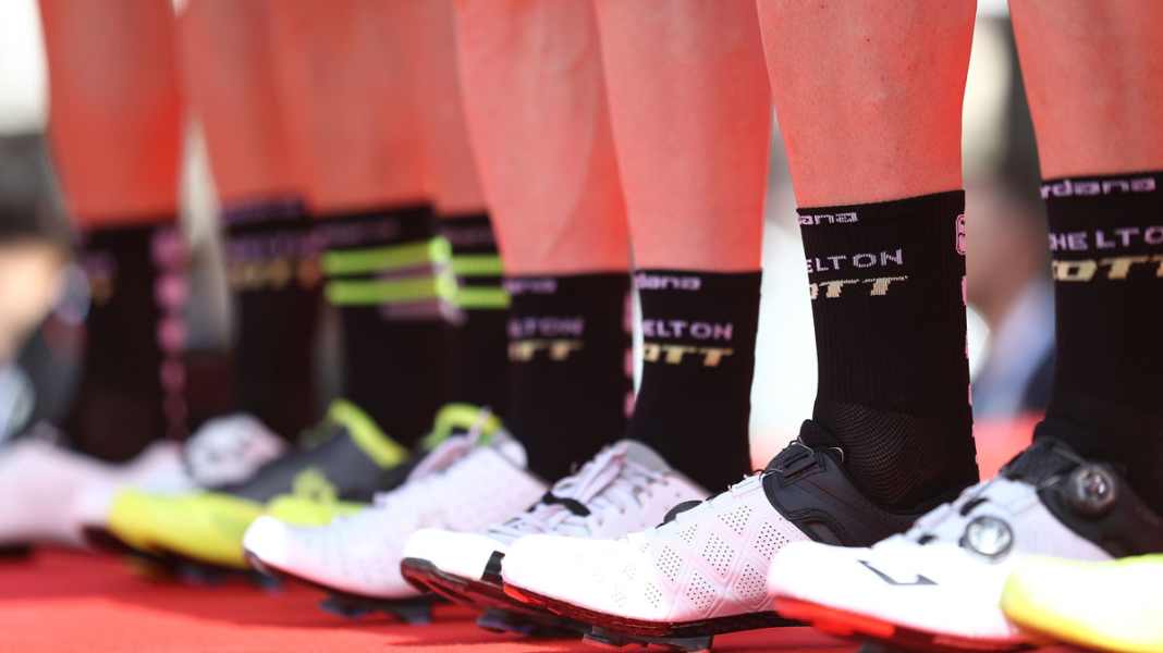 Problems with shoes or pedals: This helps against foot pain - No more foot pain when riding a road bike