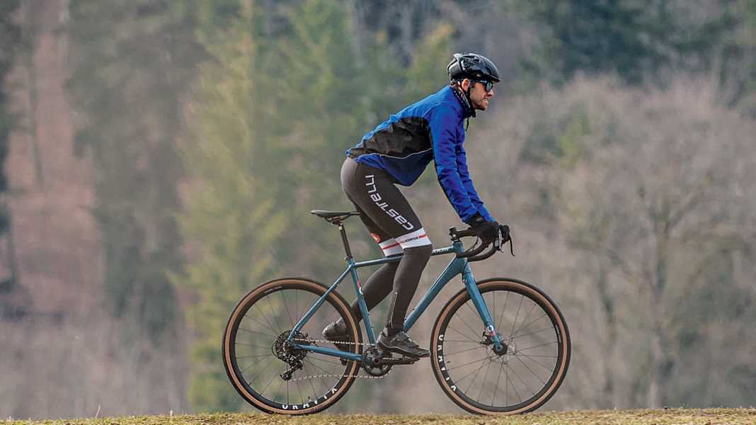 On a budget? 3 affordable gravel bikes around 1000 euros in the test