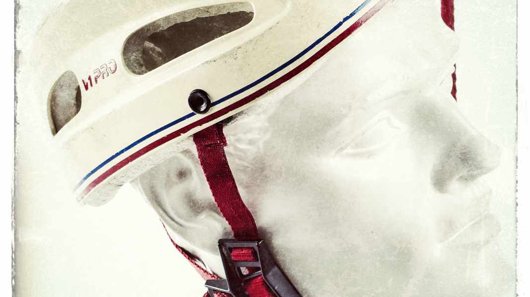 Crashtest: Wie sicher sind alte Rennrad-Helme noch?