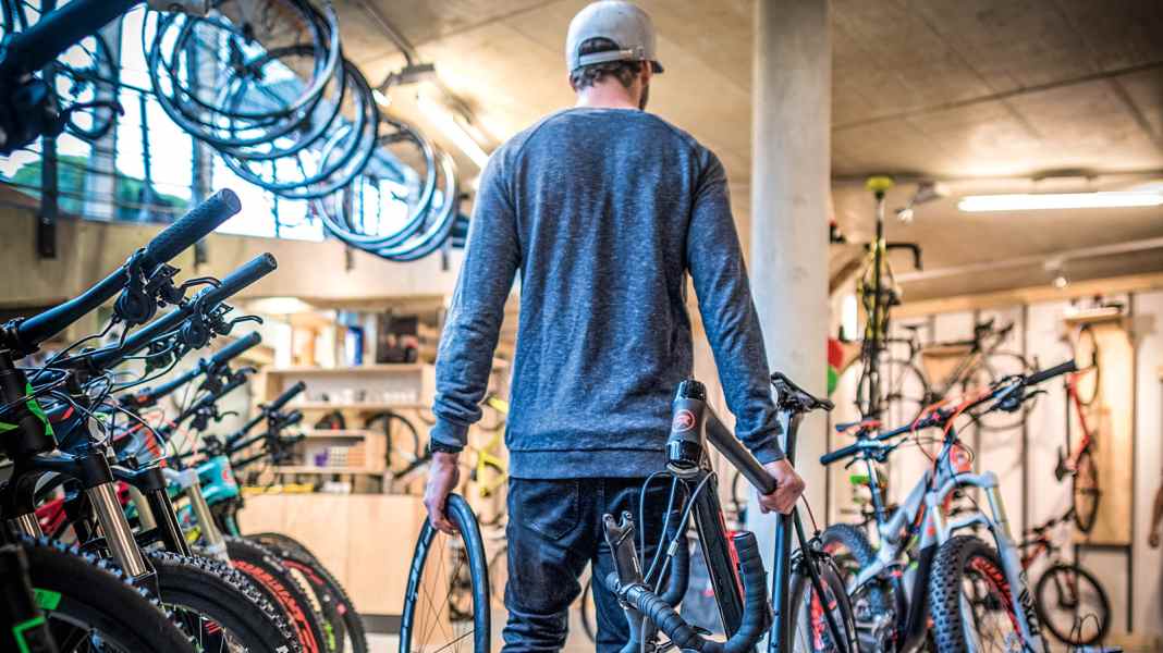 Bottleneck: Road bike spare parts - Why are spare parts for road bikes hard to find?