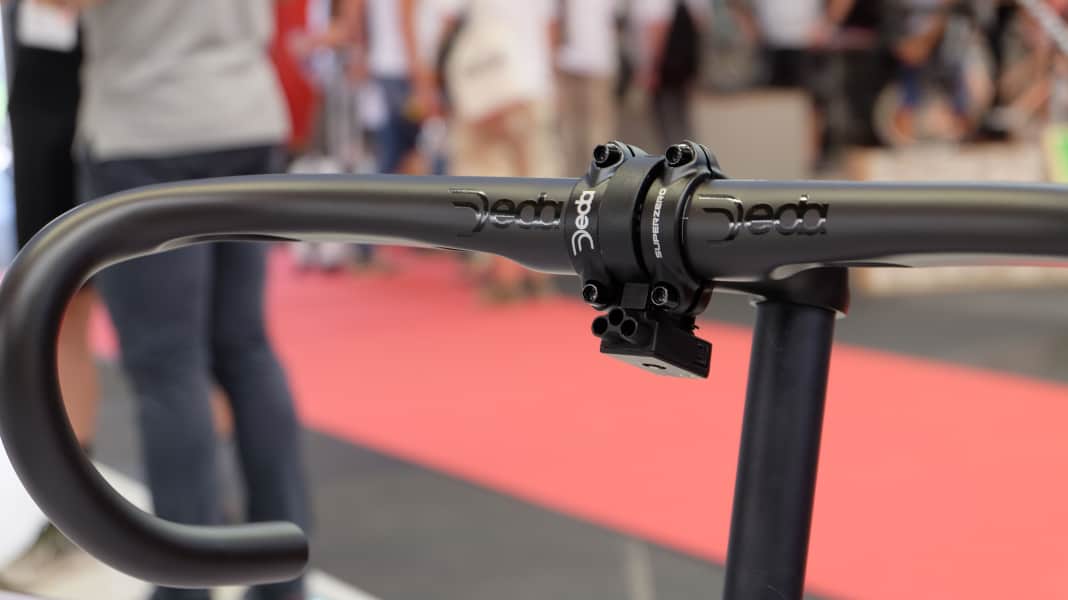 Eurobike 2016: Accessories - Neatly integrated: Di2 clip from Deda Elementi