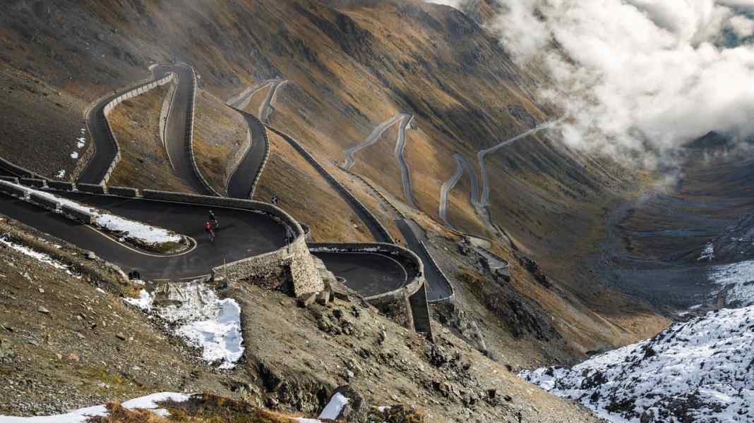 5 itinéraires Transalp, du plus facile au plus difficile : des tours à vélo de course à travers les Alpes