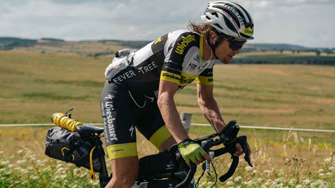 Christoph Strasser interviewé après sa victoire à la Transcontinental Race : "La planification de l'itinéraire et le réglage du vélo ont été les plus grands défis".