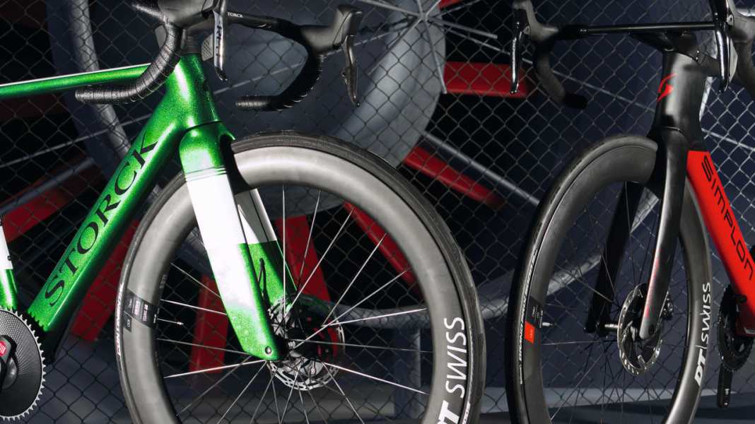 Le vélo de course le plus rapide du monde - Duel Simplon contre Storck