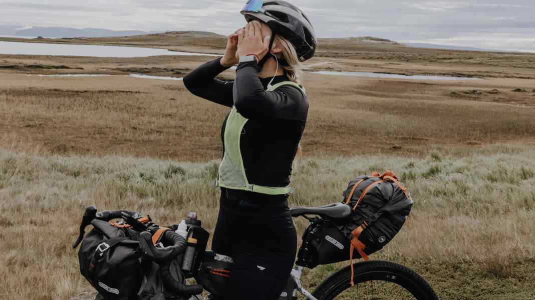 Bikepacking "On Her Own": Wiebke Lühman cycles 3500 kilometres to the North Cape in the pouring rain