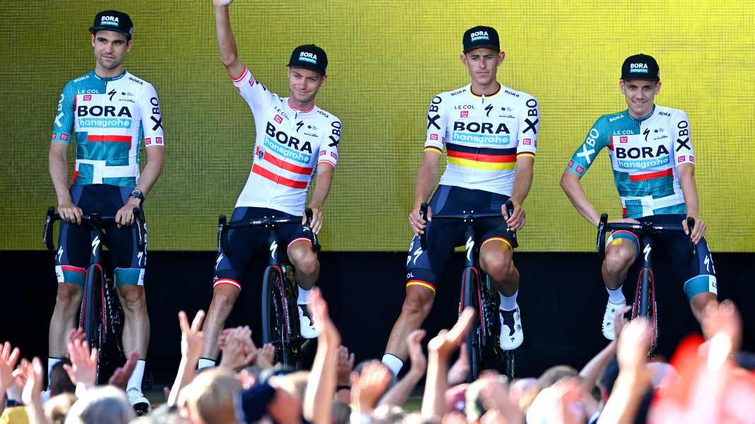 Les maillots des équipes du Tour de France