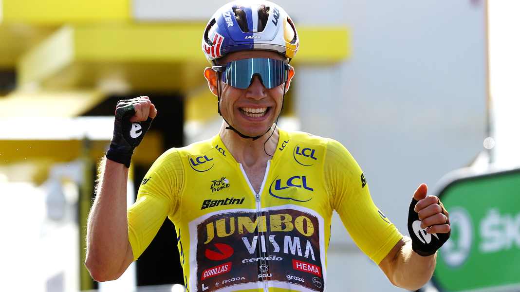 Van Aert extends long-term contract with Jumbo-Visma team